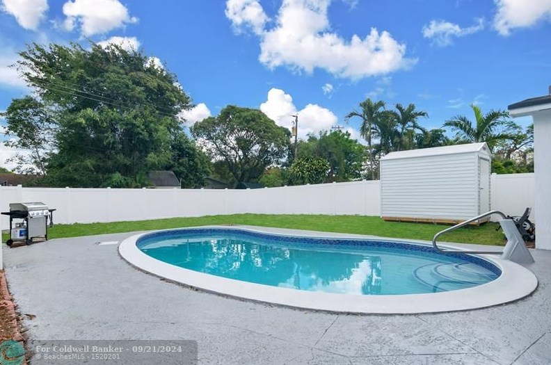 5311 Pierce St, Hollywood FL  33021-5733 exterior