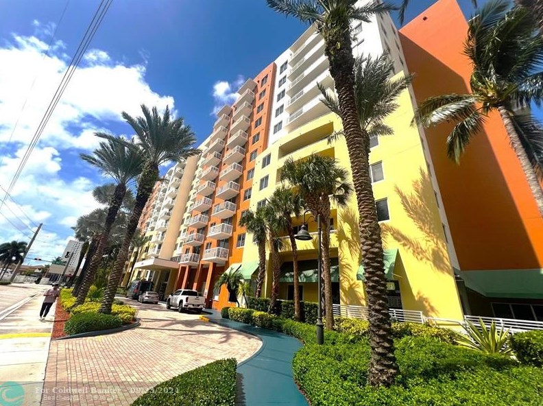 18800 29th Ave, Miami FL  33056-3139 exterior