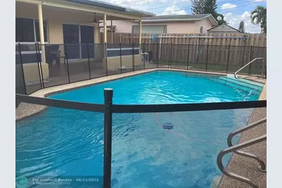 8571 NW 26th St, Sunrise, FL 33322 - Photo 18