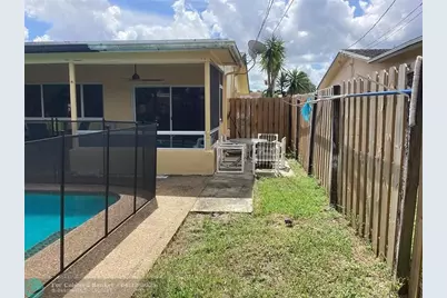 8571 NW 26th St, Sunrise, FL 33322 - Photo 14