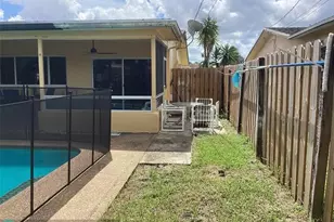 8571 NW 26th St, Sunrise, FL 33322 - Photo 14