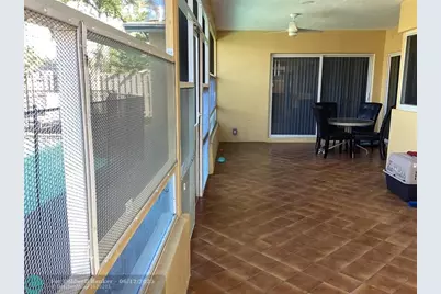 8571 NW 26th St, Sunrise, FL 33322 - Photo 22