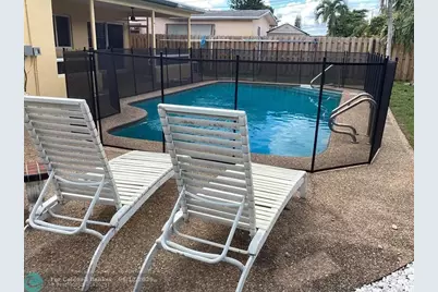 8571 NW 26th St, Sunrise, FL 33322 - Photo 16
