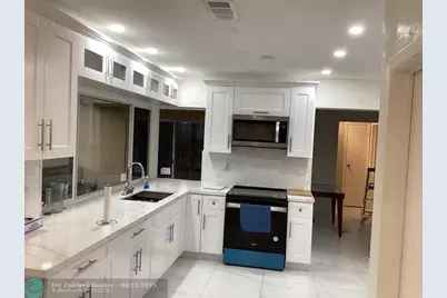 8571 NW 26th St, Sunrise, FL 33322 - Photo 10