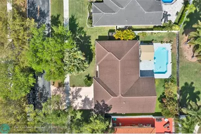 5210  Hawkes Bluff Ave, Davie, FL 33331 - Photo 2