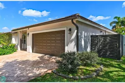 5210  Hawkes Bluff Ave, Davie, FL 33331 - Photo 6