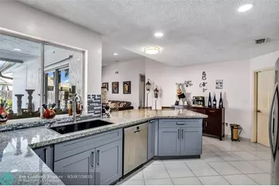 5210  Hawkes Bluff Ave, Davie, FL 33331 - Photo 18