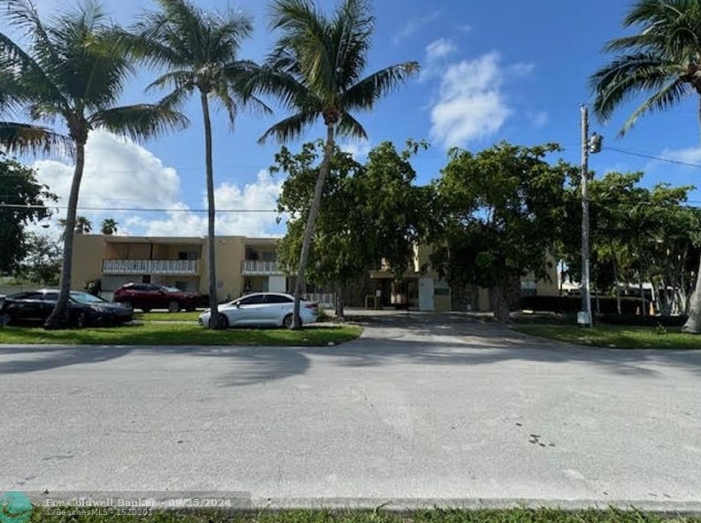 2031 139th St, Miami, FL 33054-4130