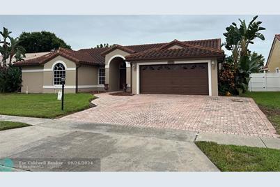 9399  Lake Serena Dr, Boca Raton, FL 33496 - Photo 1