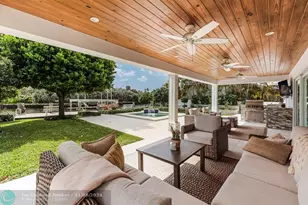 2140 NE 24th St, Wilton Manors, FL 33305 - Photo 28