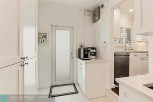 2140 NE 24th St, Wilton Manors, FL 33305 - Photo 22