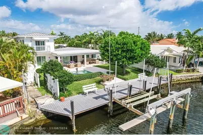 2140 NE 24th St, Wilton Manors, FL 33305 - Photo 2