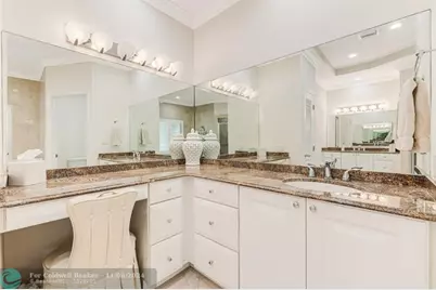 2140 NE 24th St, Wilton Manors, FL 33305 - Photo 44