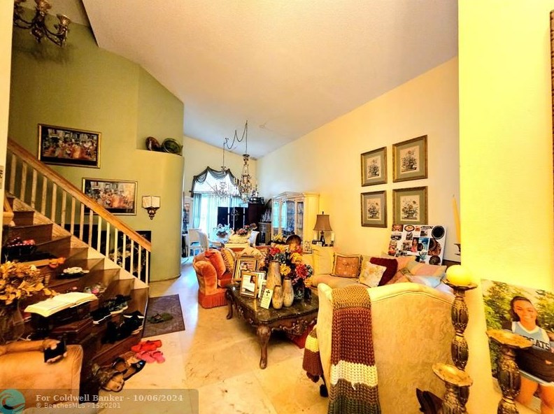 1060 Nw 184th Terrace, Hollywood, FL 33029