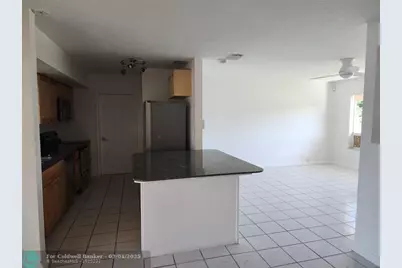 704 SW 4th St, Hallandale Beach, FL 33009 - Photo 28