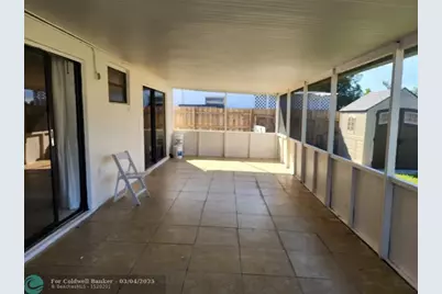 704 SW 4th St, Hallandale Beach, FL 33009 - Photo 12