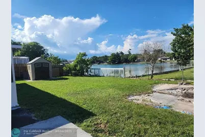 704 SW 4th St, Hallandale Beach, FL 33009 - Photo 4