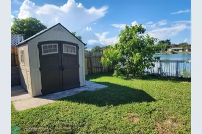 704 SW 4th St, Hallandale Beach, FL 33009 - Photo 8