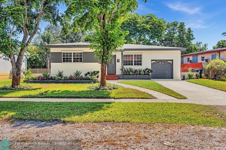 900 147th St, Miami, FL 33161-2347