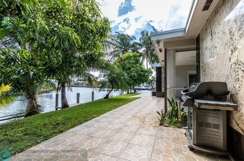 2728 Taft St, Hollywood FL 33020-2920 exterior