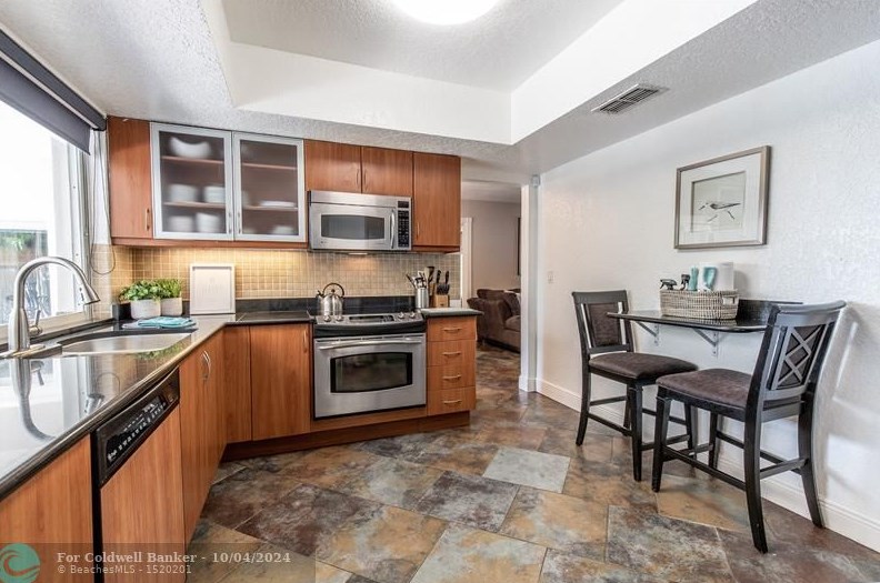 2728 Taft St, Hollywood FL 33020-2920 exterior