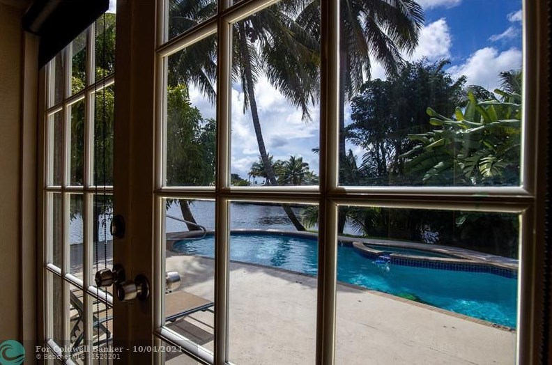 2728 Taft St, Hollywood FL 33020-2920 exterior