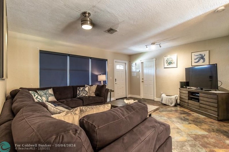 2728 Taft St, Hollywood FL 33020-2920 exterior