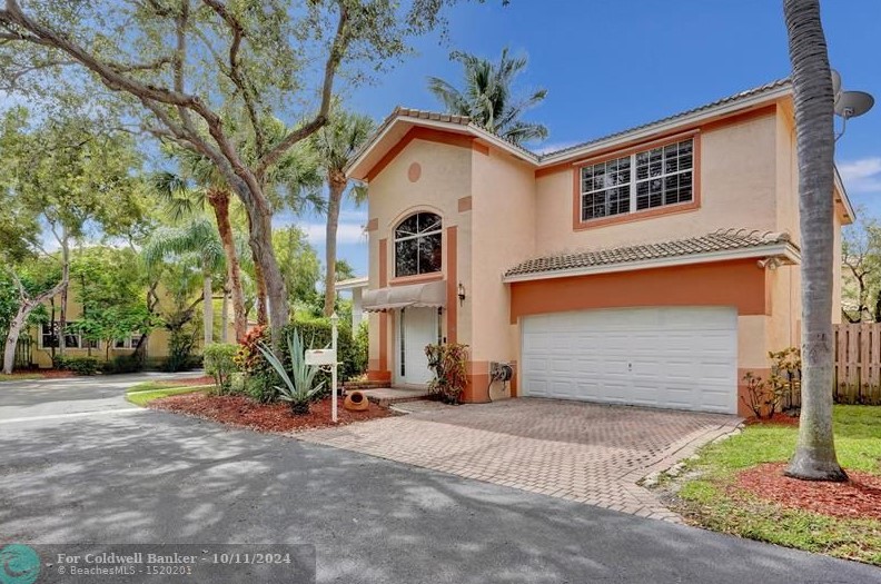 1242 Grant Ct, Hollywood, FL 33019-3137