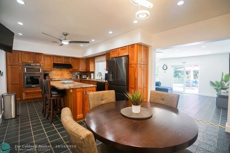 3150 Calle Largo Dr, Hollywood, FL 33021