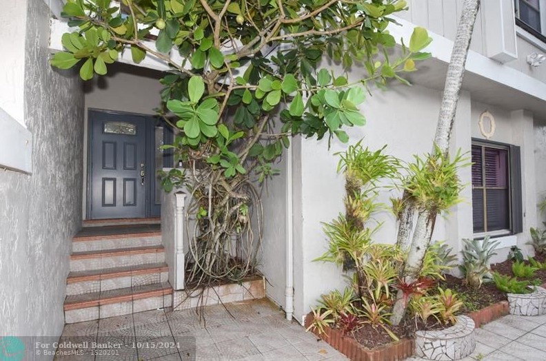 12742 150th Ter, Miami, FL 33186-6343