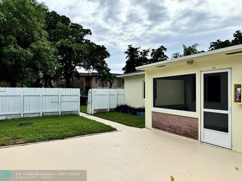 1829 Madison St, Hollywood FL  33020-5429 exterior