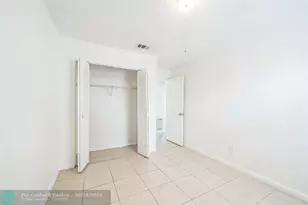 390 SW Colesbury Ave, Port Saint Lucie, FL 34953 - Photo 8