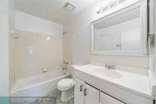 390 SW Colesbury Ave, Port Saint Lucie, FL 34953 - Photo 30