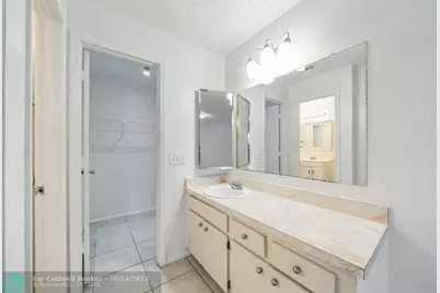 390 SW Colesbury Ave, Port Saint Lucie, FL 34953 - Photo 6