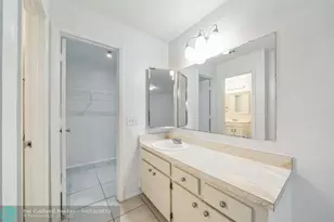 390 SW Colesbury Ave, Port Saint Lucie, FL 34953 - Photo 6