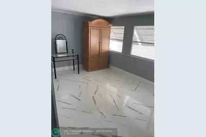 8700 SW 21st St, Davie, FL 33324 - Photo 4