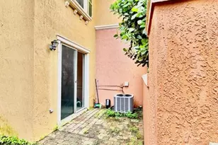 732 SW 106th Ave, Hollywood, FL 33025 - Photo 4