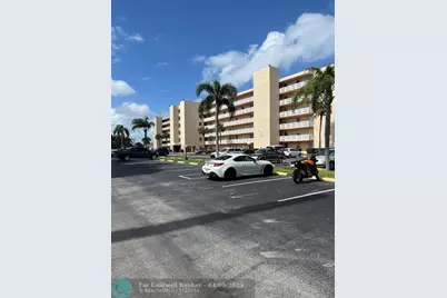 301 SE 3rd St, Unit #405, Dania Beach, FL 33004 - Photo 12