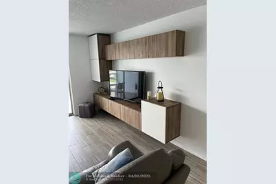 301 SE 3rd St, Unit #405, Dania Beach, FL 33004 - Photo 2