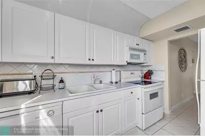 2639 N Riverside Dr, Unit #605, Pompano Beach, FL 33062 - Photo 20