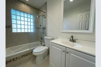 1423  Holly Heights Dr, Unit #13, Fort Lauderdale, FL 33304 - Photo 10