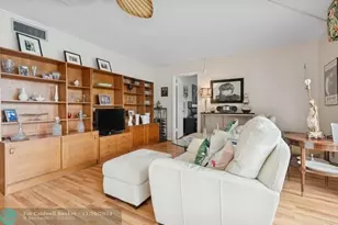 2030 Harwood D, Deerfield Beach, FL 33442 - Photo 10