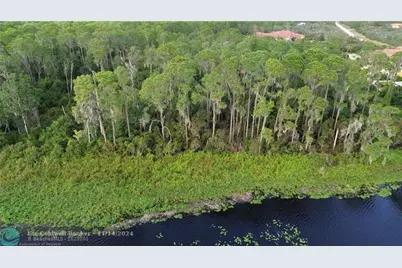 3029  Hawks Landing Cir, Sebring, FL 33875 - Photo 2