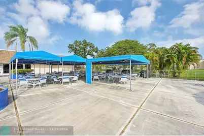 10101  Sunrise Lakes Blvd, Unit #305, Sunrise, FL 33322 - Photo 32