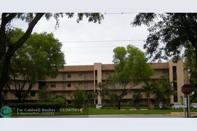 10101  Sunrise Lakes Blvd, Unit #305, Sunrise, FL 33322 - Photo 16