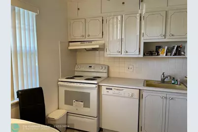 7877  Golf Circle Dr, Unit #211, Margate, FL 33063 - Photo 8