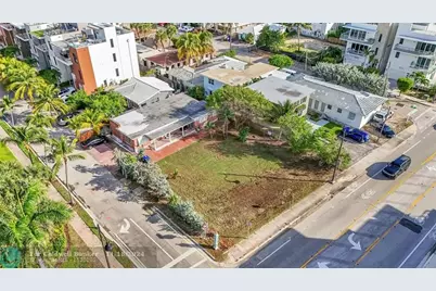 356  Balboa St, Hollywood, FL 33019 - Photo 2