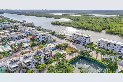 356  Balboa St, Hollywood, FL 33019 - Photo 10