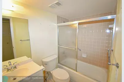 10120  Sunrise Lakes Blvd, Unit #405, Sunrise, FL 33322 - Photo 30