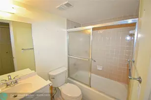 10120 Sunrise Lakes Blvd, Sunrise, FL 33322 - Photo 30